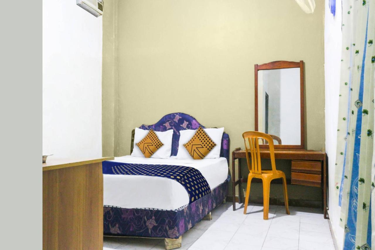 Spot On 91212 Hotel Kelimutu Kupang  Exterior foto
